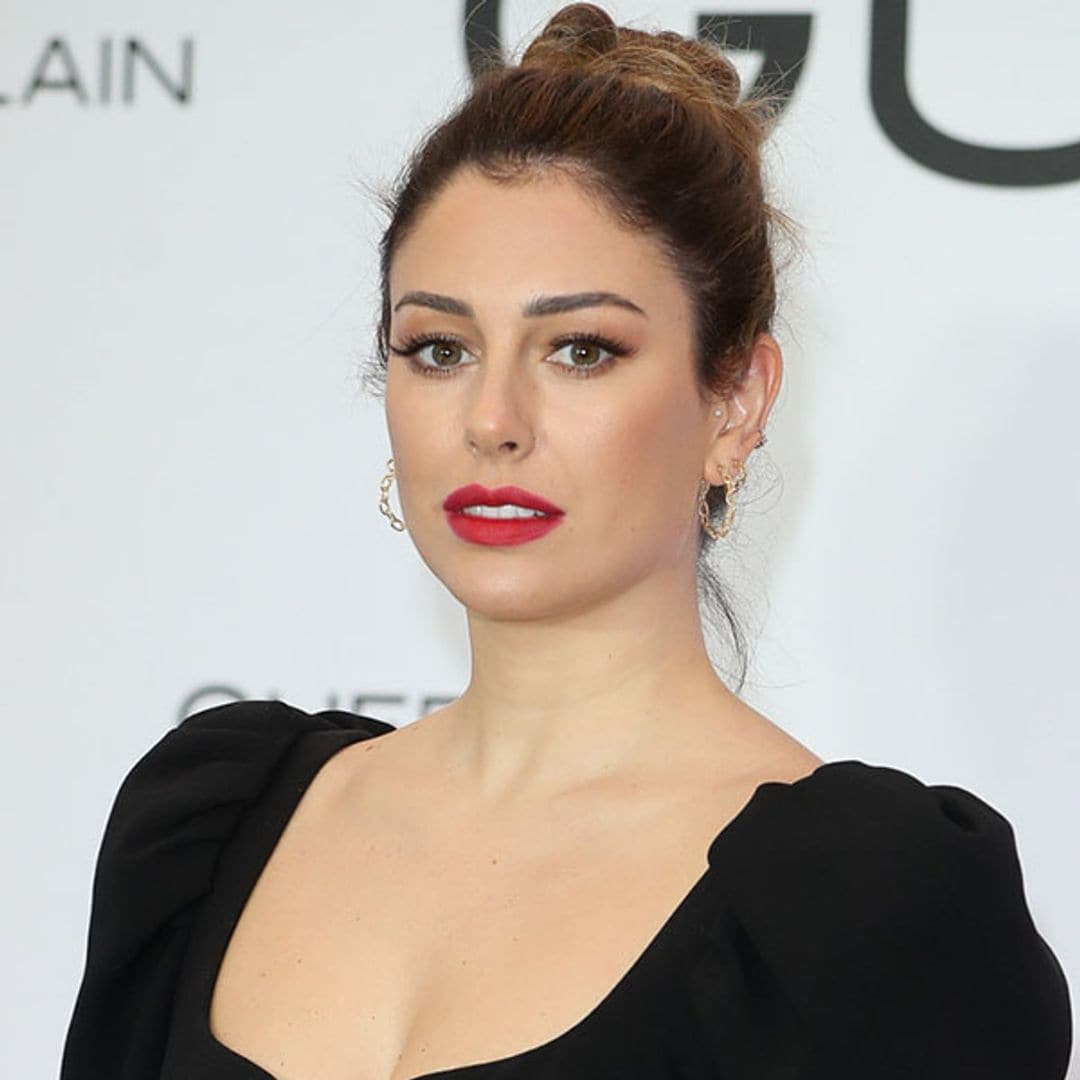 Ni flores ni lunares, Blanca Suárez reaparece con el vestido 'multitendencia' más especial del otoño