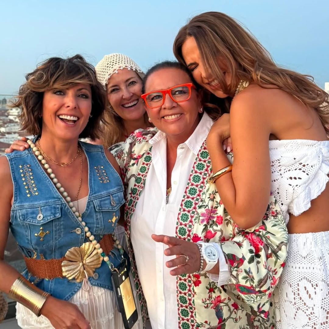 Tamara Gorro y Cayetano Rivera dan un paso más en su relación: el torero se suma a la fiesta de equipo de Sonsoles Ónega