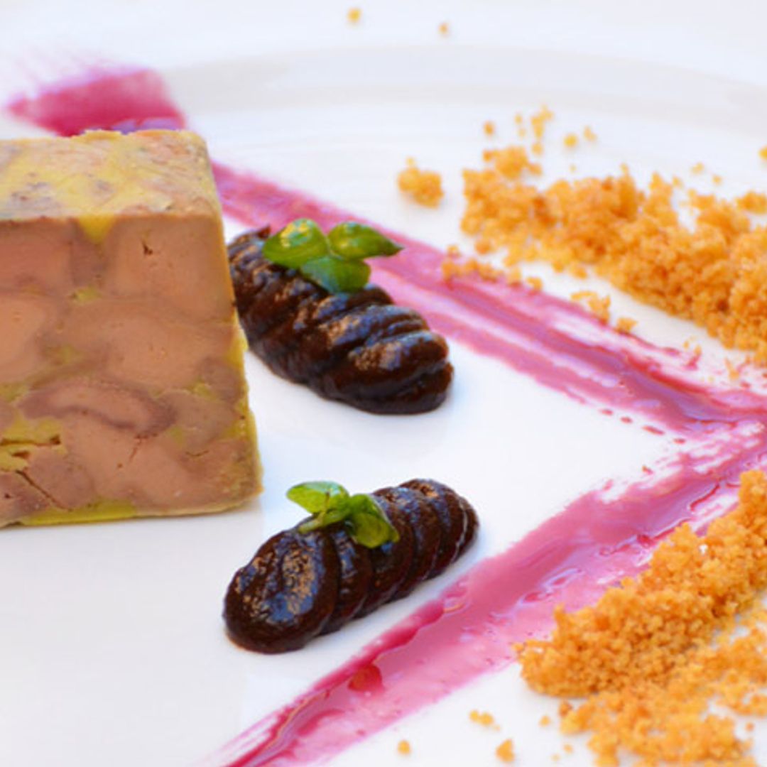 Terrina de 'foie gras' marmolado y puré de ciruelas pasas
