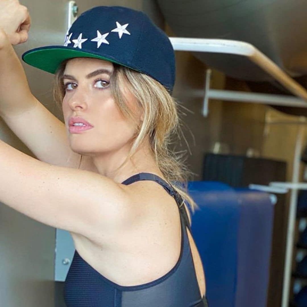 Adriana Abenia se marca un 'Georgina Rodríguez' con esta postura 'imposible'