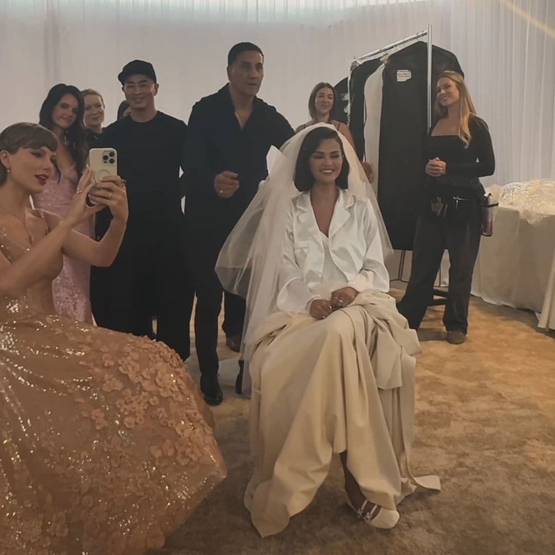 Selena Gomez comparte las primeras fotos con Taylor Swift, tomadas el día de su boda.