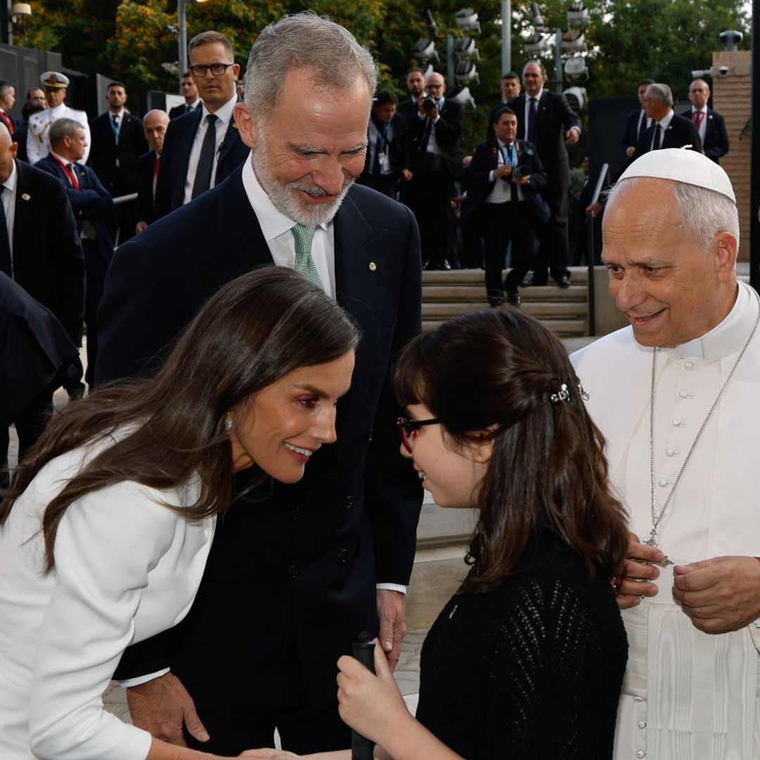 Valentina, la niña invidente de 13 años que ha emocionado a doña Letizia y ha recibido un regalo del Papa: "Lo guardaré para siempre"