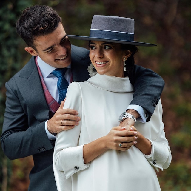 Vestido de novia tipo túnica de From Lista With Love