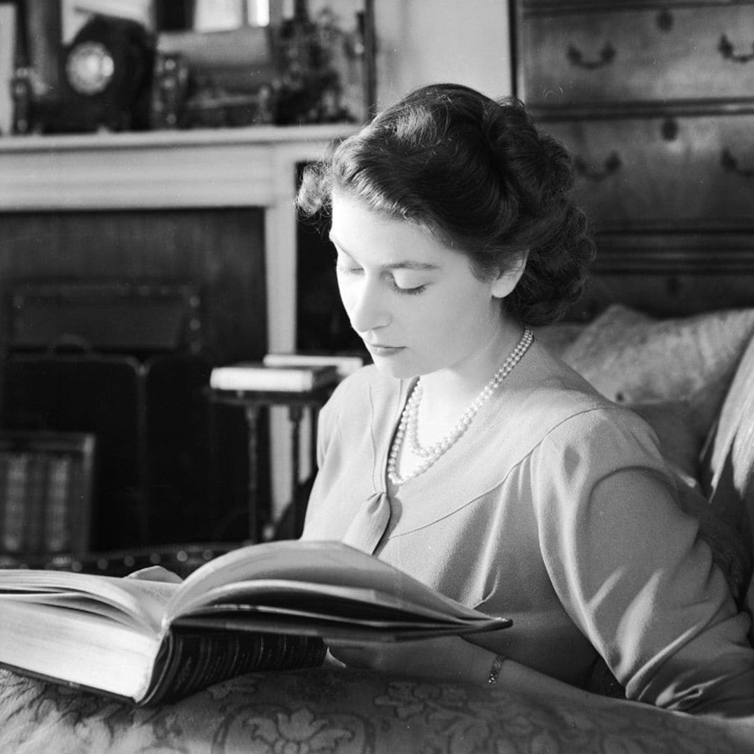 Cinco libros para entender el reinado de Isabel II, la monarca más longeva de la Corona británica