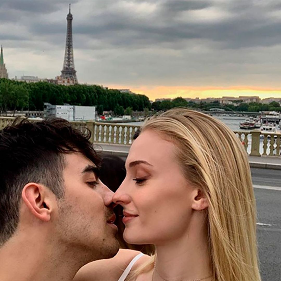 Sophie Turner y Joe Jonas comparten una romántica foto en París como preludio de su segunda boda