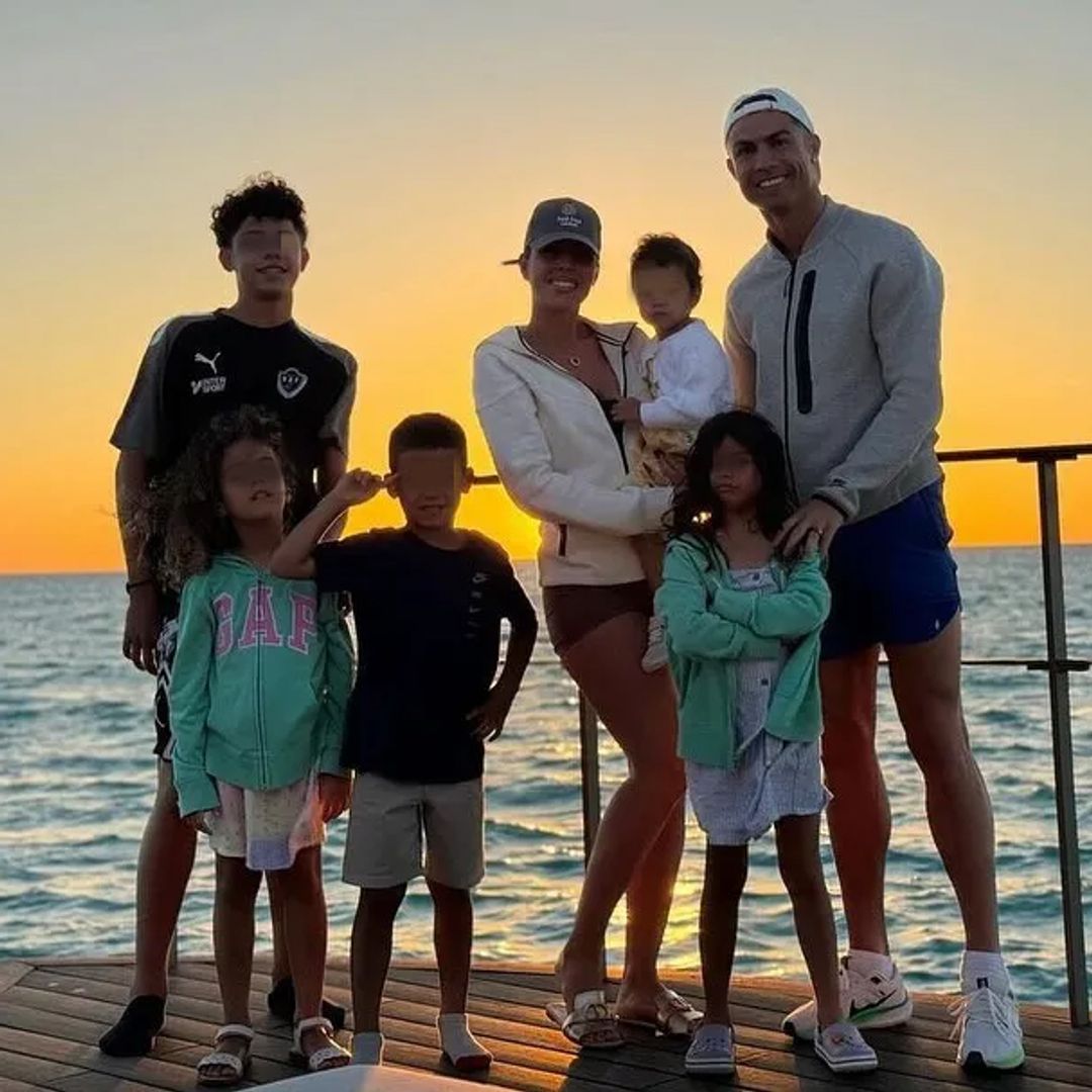 Georgina Rodríguez visita con sus hijos un histórico lugar de Portugal y un gesto de Bella Esmeralda no pasa desapercibido