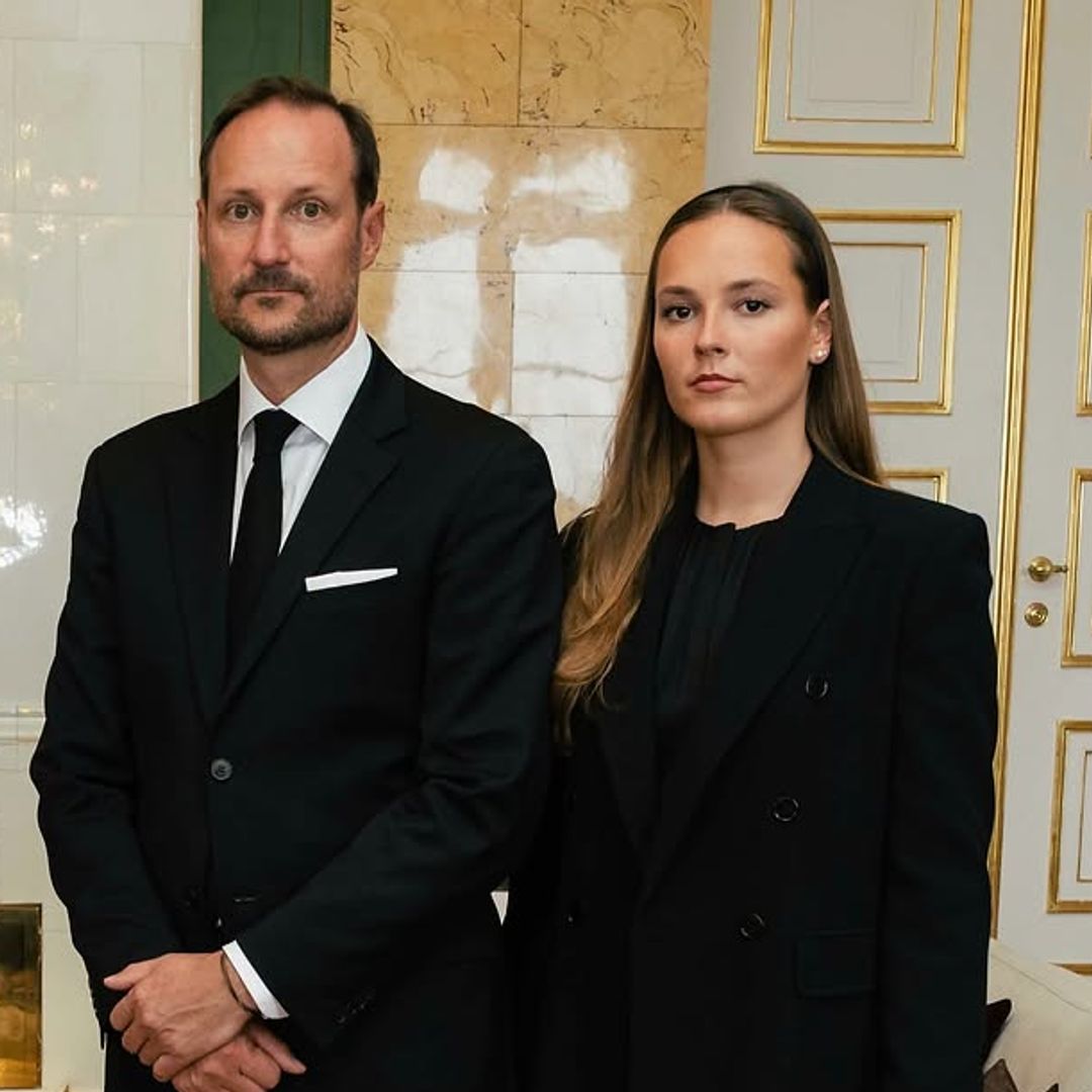 La princesa Ingrid de Noruega se estrena como heredera junto a Haakon VIII en sus primeras audiencias una semana después del fallecimiento del rey Harald