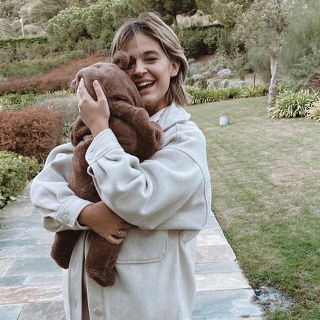 ¿Bebé o peluche? Laura Escanes y el 'look' más divertido de la pequeña Roma