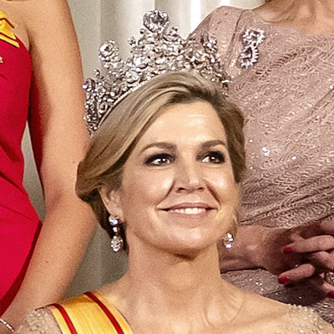 Máxima deslumbra con transparencias, Amalia eclipsa con diamantes y Ariane enciende la noche de rojo: el trío real que convirtió las joyas en protagonistas