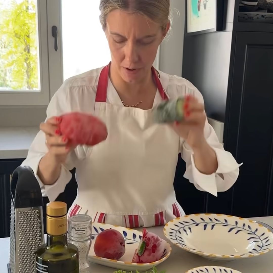 La receta viral de Cristina Oria: "Esta burrata con granizado de gazpacho mola para salir de rutina"