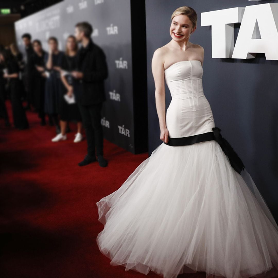 Analizamos el look de Sophie Kauer, la actriz y chelista que triunfa junto a Cate Blanchett