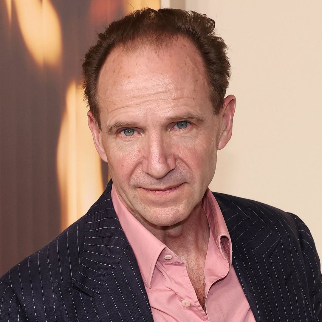 Ralph Fiennes desvela por error el nombre del actor que dará vida a Voldemort: "Es una muy buena elección"