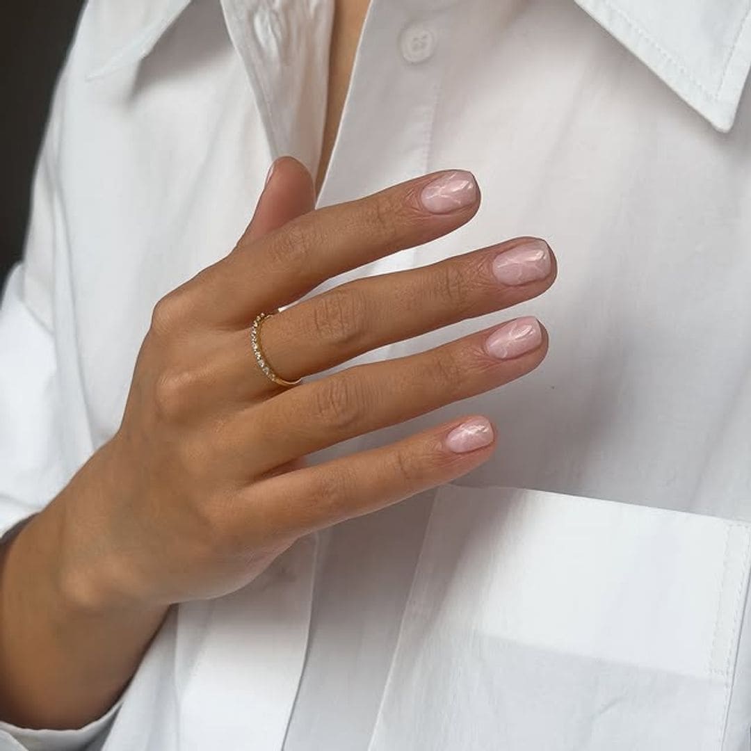 Manicuras antiedad: 10 colores ideales que hacen ver tus manos más jóvenes al instante