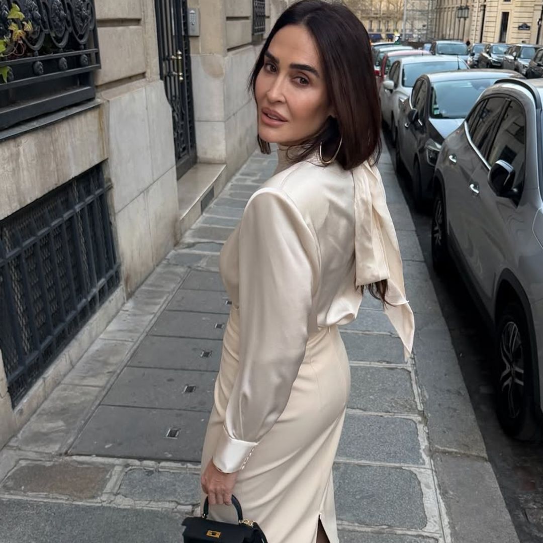Vicky Martín Berrocal sorprende con su look en París: "La lazada lo es todo"