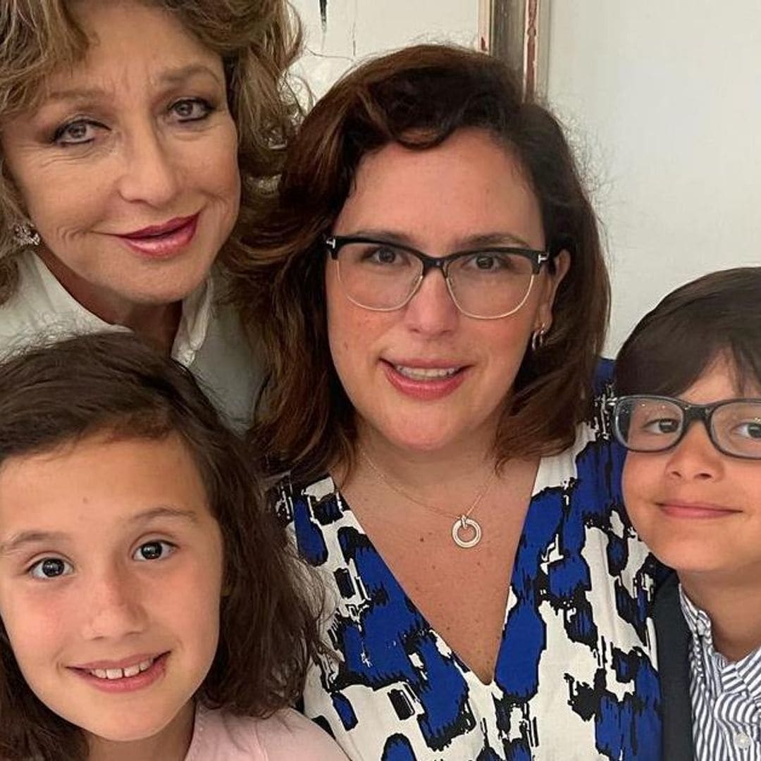 Angélica Vale es la madre más orgullosa: su hija mayor debuta en teatro