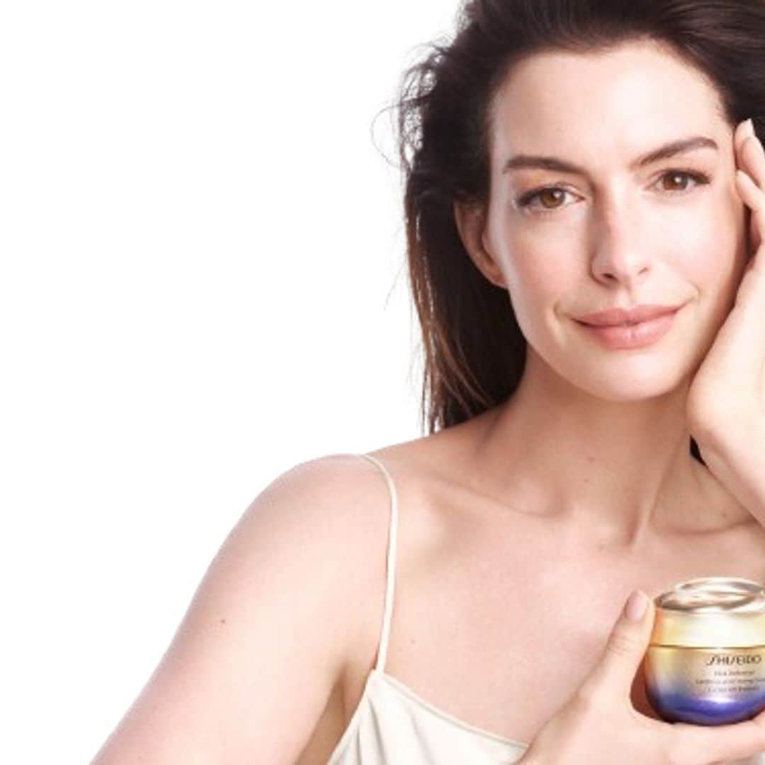 4 lecciones que hemos aprendido de Anne Hathaway para envejecer sin miedo