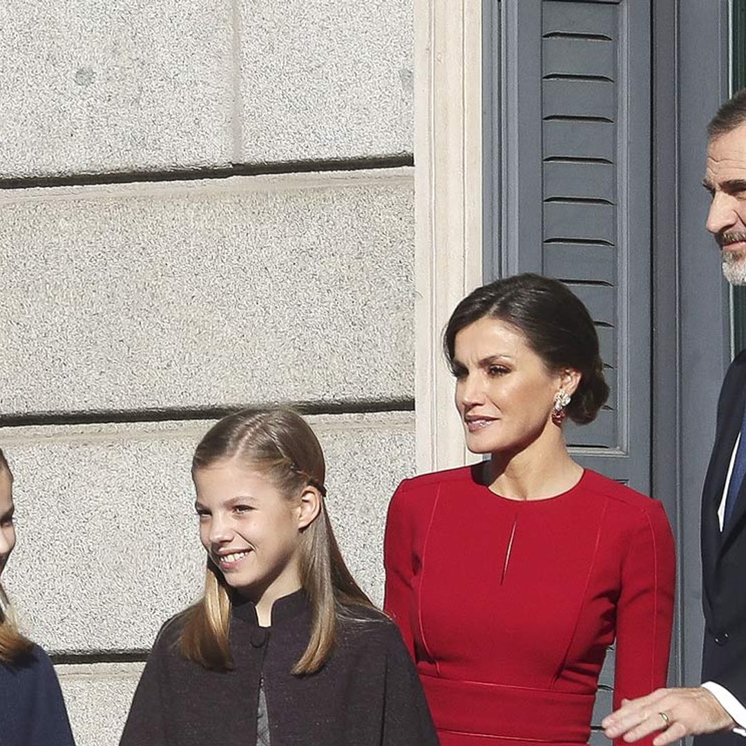 EN DIRECTO: La princesa Leonor y la infanta Sofía acompañan a los Reyes en la imposición de condecoraciones de la Orden del Mérito Civil