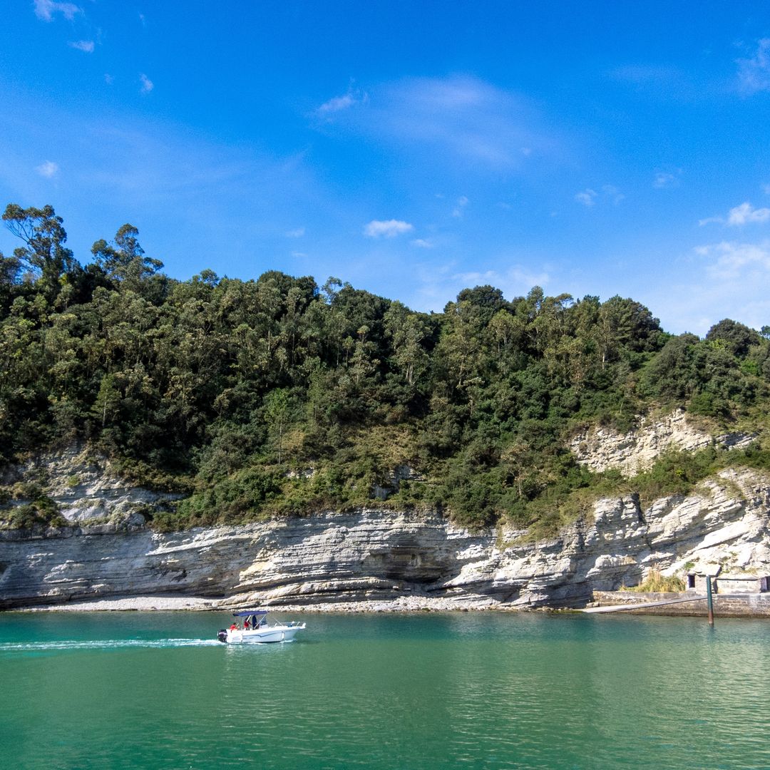 Paseo en vasco por la costa en el entorno de Plentzia, Vizcaya