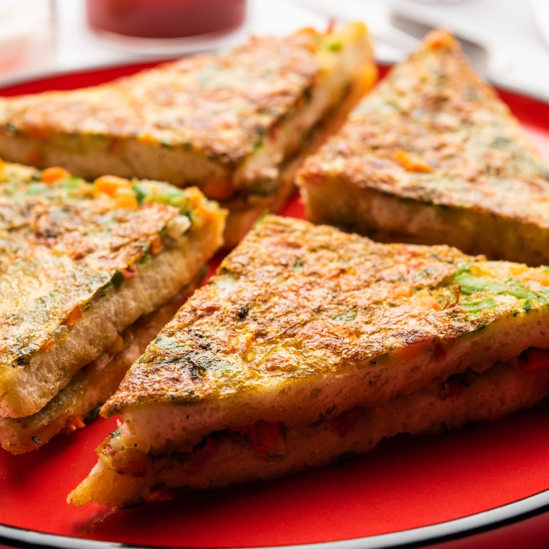 Cómo hacer el bocadillo de tortilla más viral: fácil, rico y con el pan muy jugoso