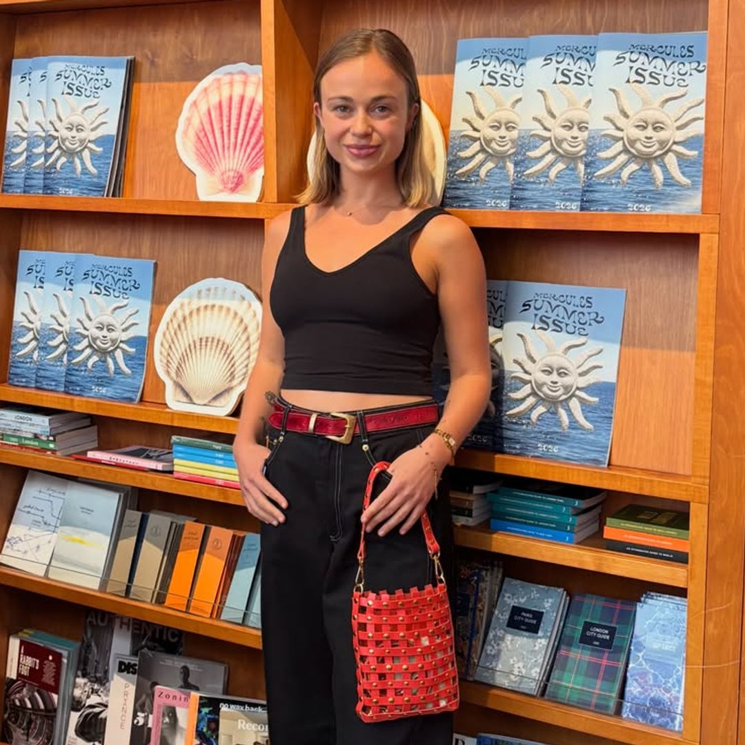 Lady Amelia Windsor suma un nuevo bolso de piel a su colección 'made in Spain' en su última aparición en Londres