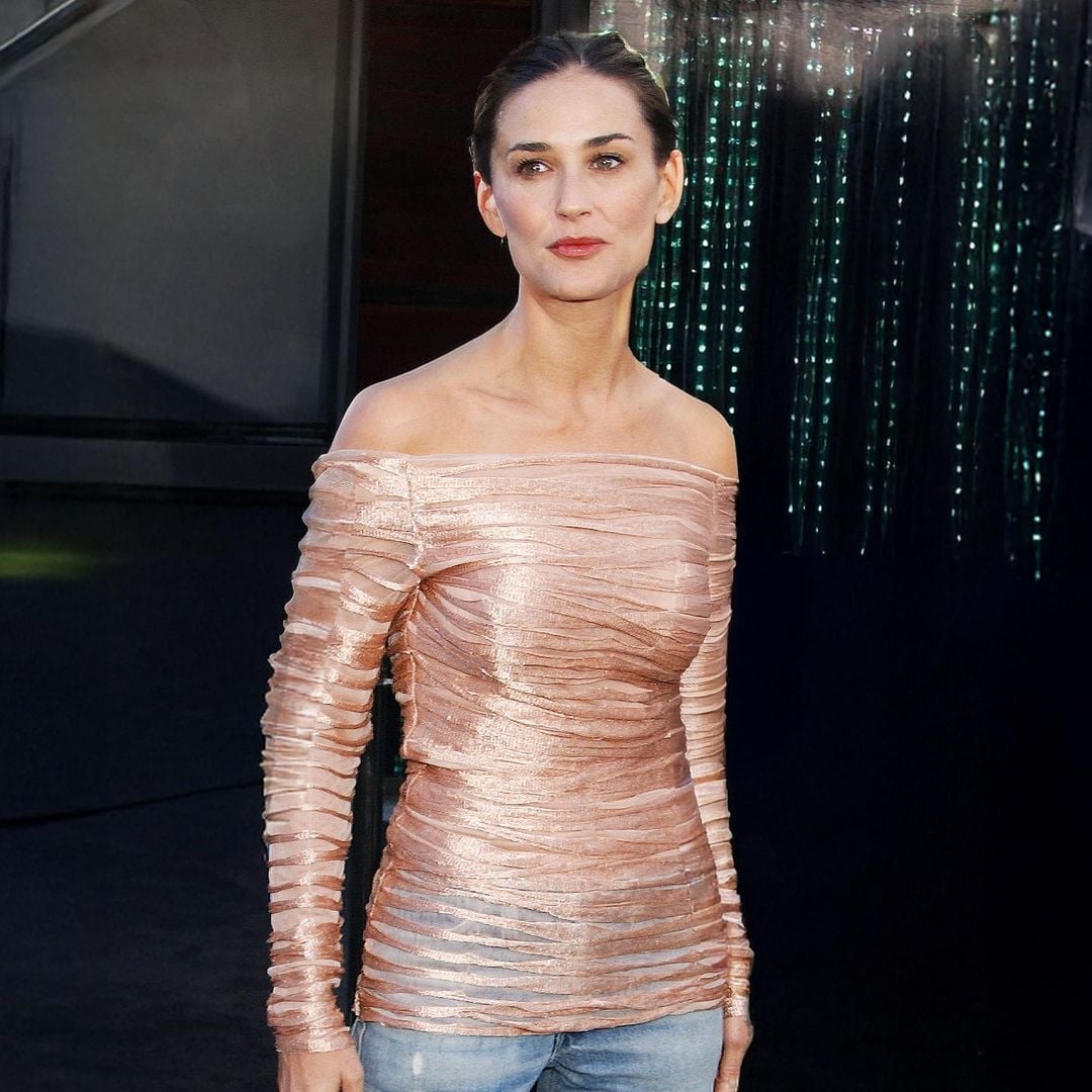 El vestido de Tom Ford que Demi Moore decidió llevar con jeans en una alfombra roja
