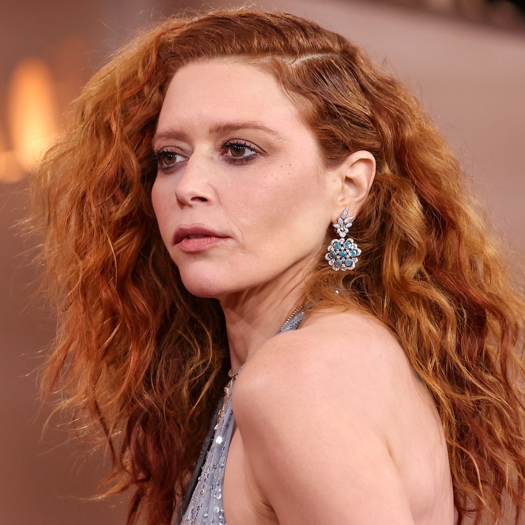 Natasha Lyonne rompe su silencio tras ser "expulsada de un avión" horas antes de reaparecer en la alfombra roja
