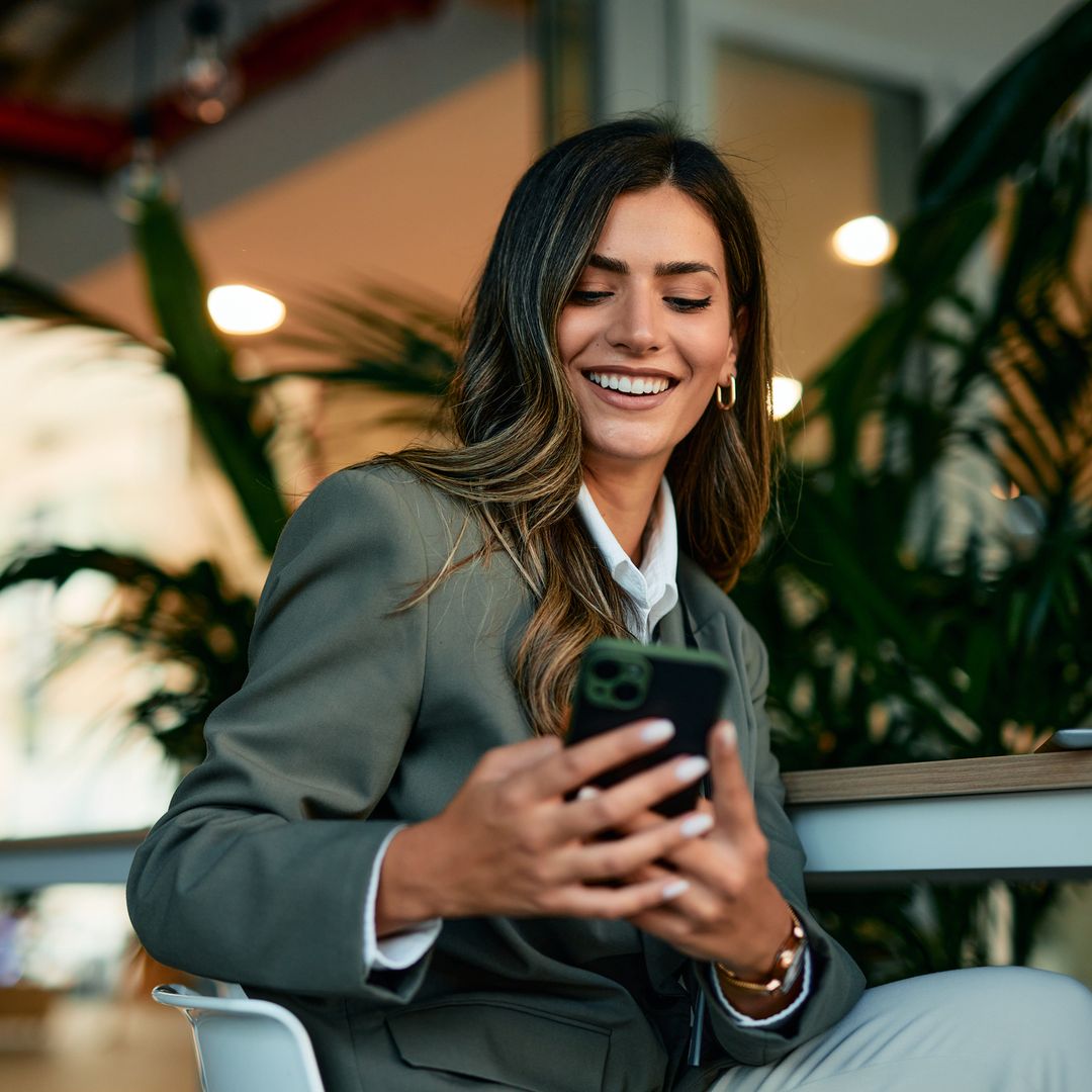 Por qué algunas personas son siempre protagonistas en los grupos de WhatsApp y otras no escriben nunca según la psicología