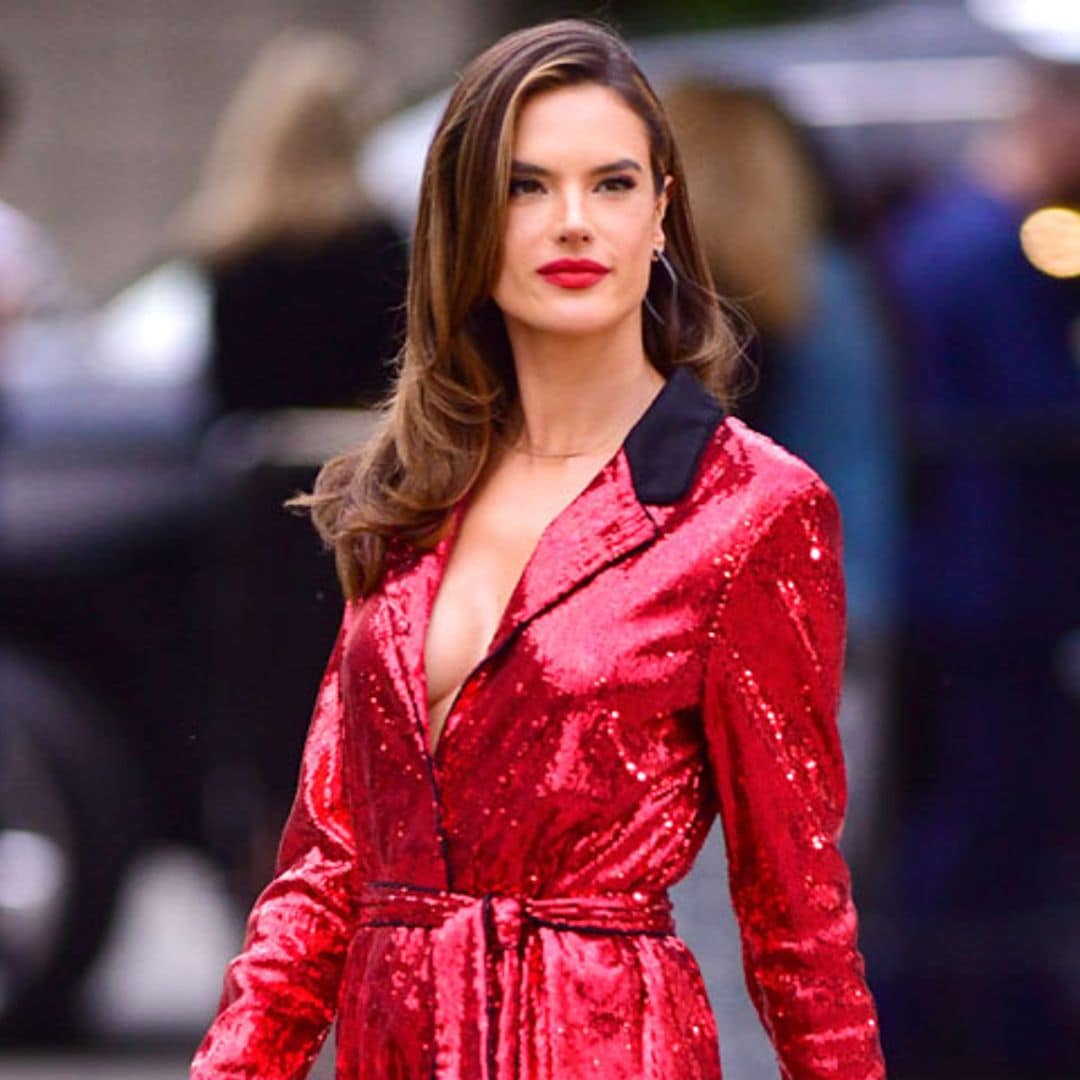 Alessandra Ambrosio revoluciona las redes con un posado en lencería muy especial