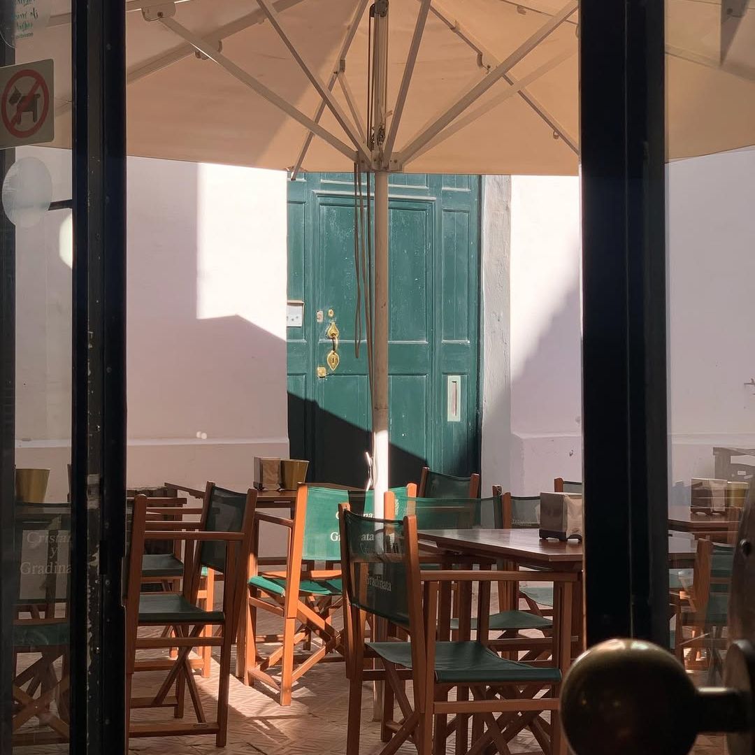 Cristanal y Gradinata, uno de los locales de encuentro para aperitivo o cena de Mahón, Menorca