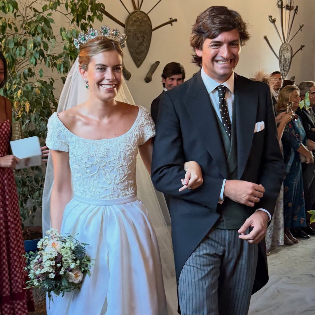 La romántica boda sevillana de Cristina Escudero Márquez, ahijada del Rey y nieta de Tessa de Baviera, con la histórica tiara de las esmeraldas de Isabel II