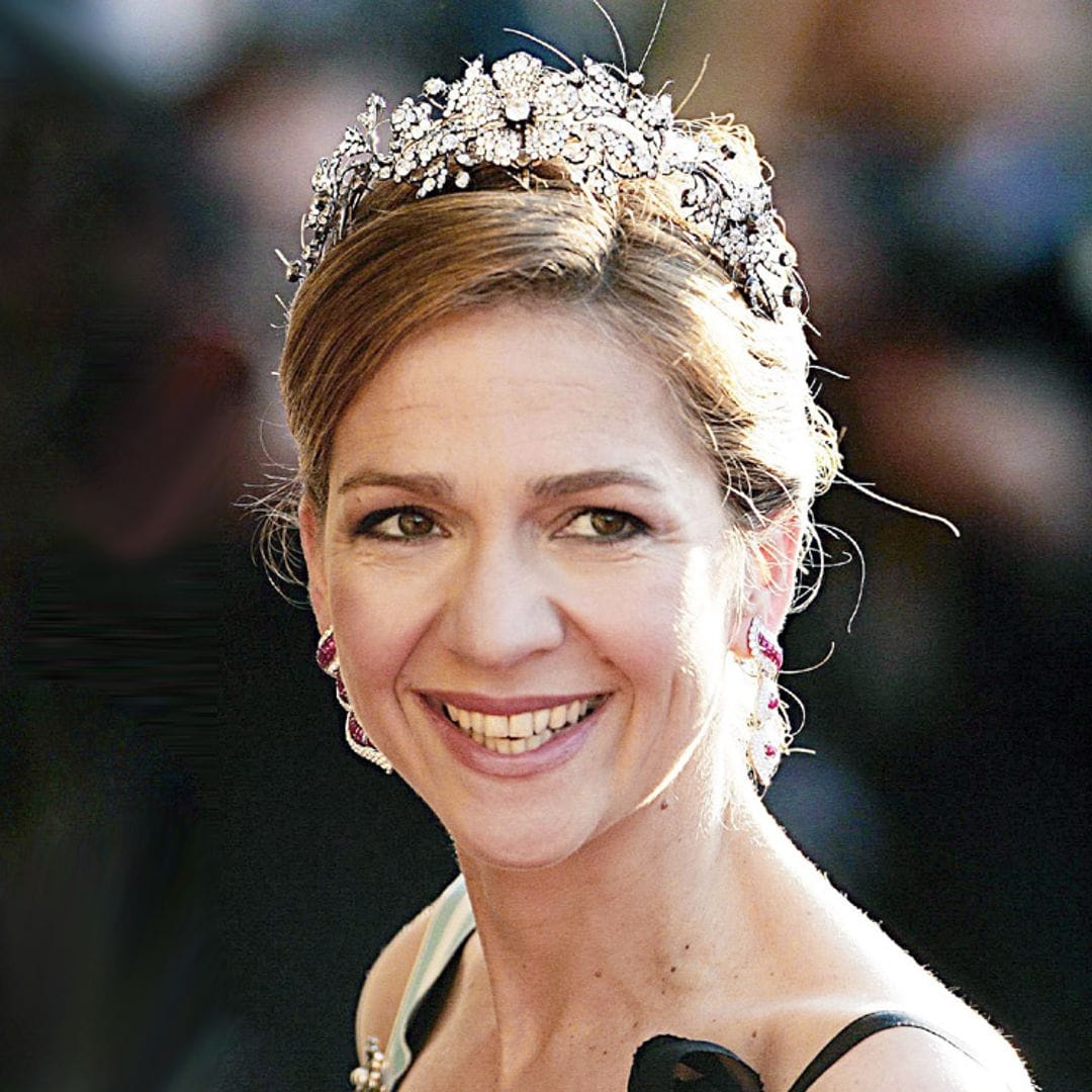 ¿Son de la infanta Cristina? Vendidas por 63.000 euros unas joyas idénticas a las suyas