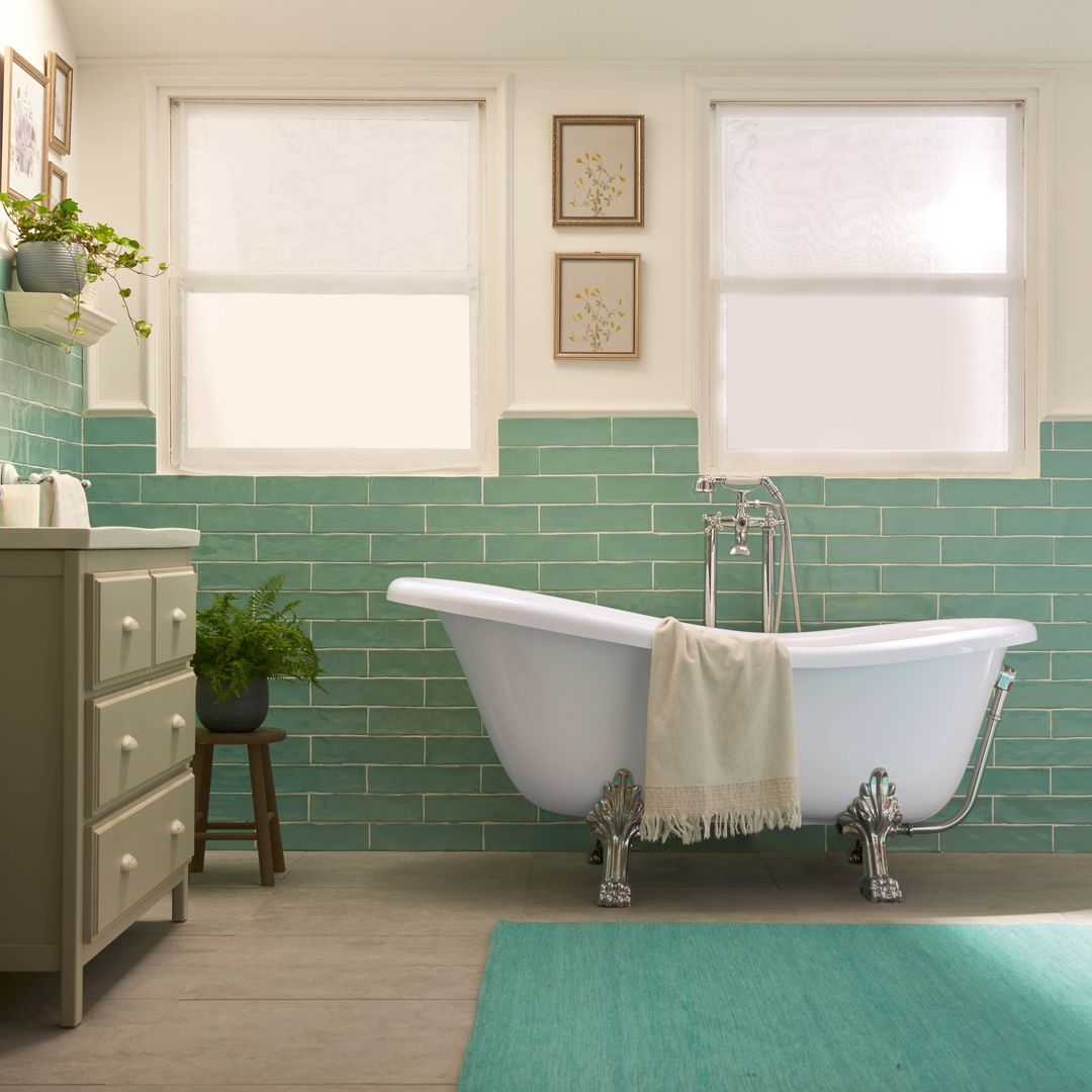 Adiós al blanco: dale vida a tu baño con estas 10 ideas llenas de color