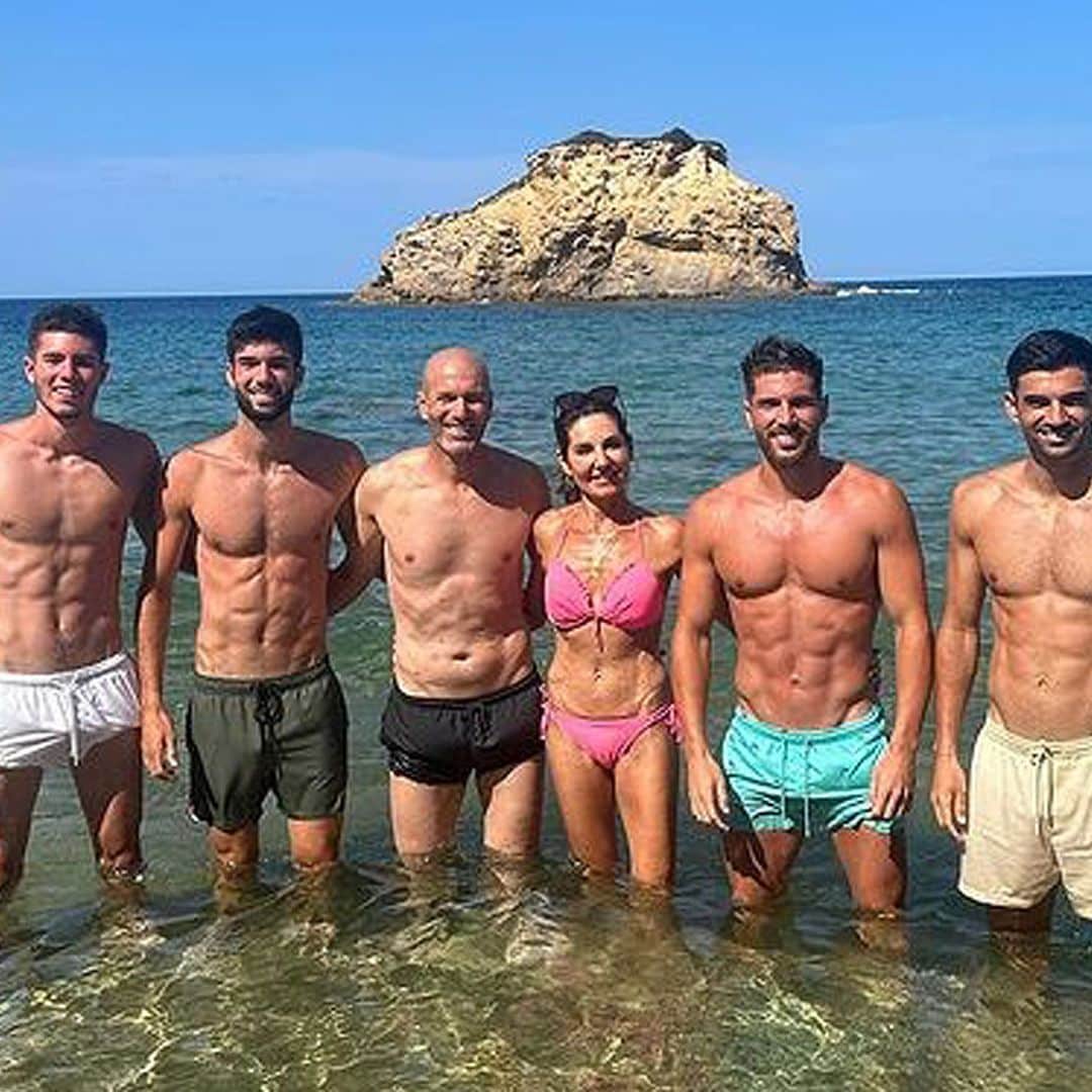 El impresionante posado en bañador de la familia Zidane que está causando furor