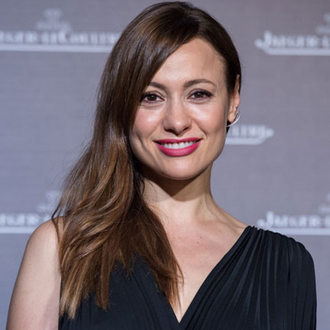 Natalia Verbeke cambia de look y apuesta por uno de los tonos que más ilumina la piel