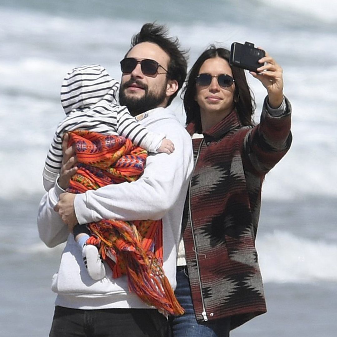 Elena Furiase y Gonzalo Sierra disfrutan de su paraíso particular con el pequeño Noah