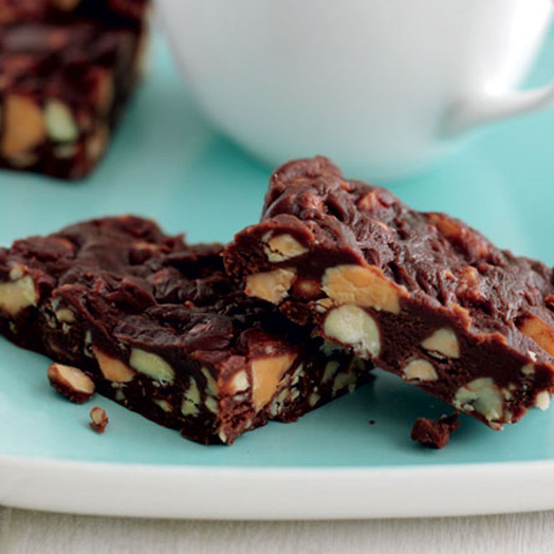 Caramelos blandos de chocolate con almendras y sal