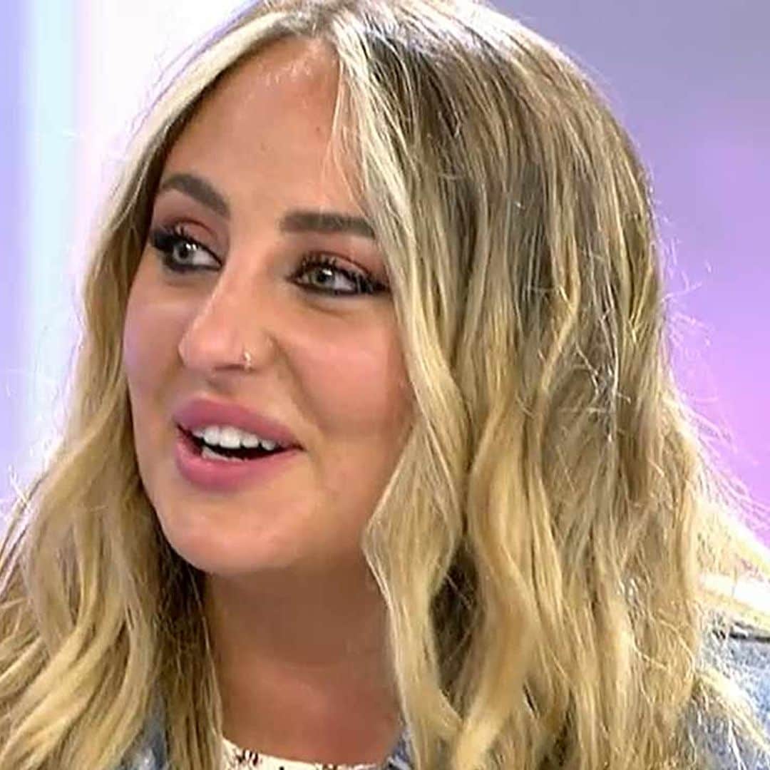 Rocío Flores, superada por la emoción en su debut como colaboradora tras las demoledoras palabras de su madre, Rocío Carrasco