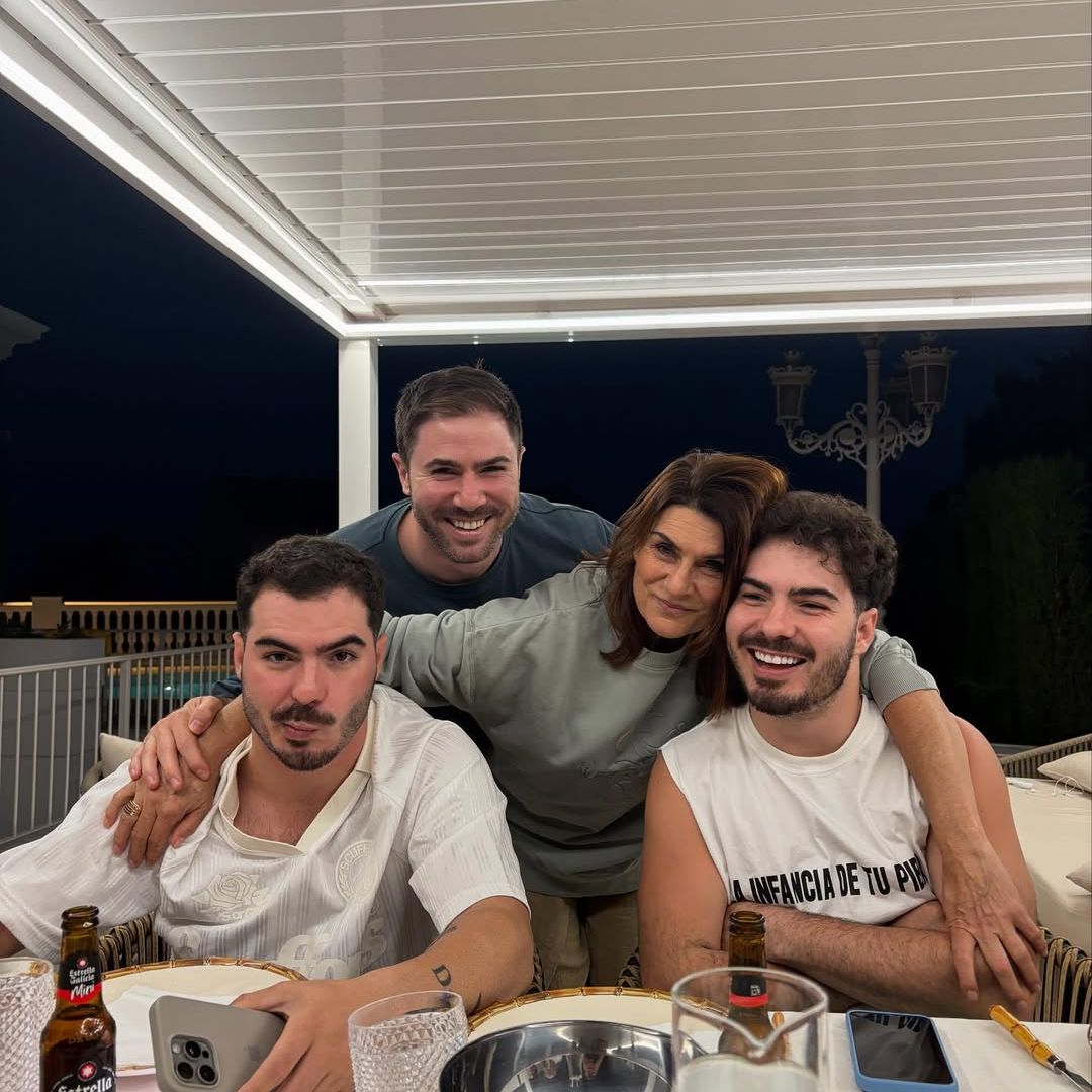 La familia de los Gemeliers en una escena entrañable