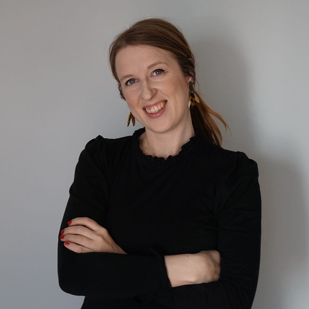 Emily Lawrenson, experta en bienestar digital, sobre la nueva jerga de los adolescentes: “Entender sus significados puede facilitar la comprensión del contexto en el que sus hijos se relacionan”