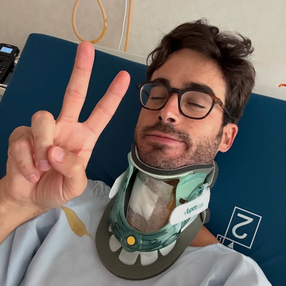 Luis Zamalloa, marido de Marta Pombo, reaparece desde el hospital tras su operación y lanza un mensaje: "Todavía tengo que tener cuidado"