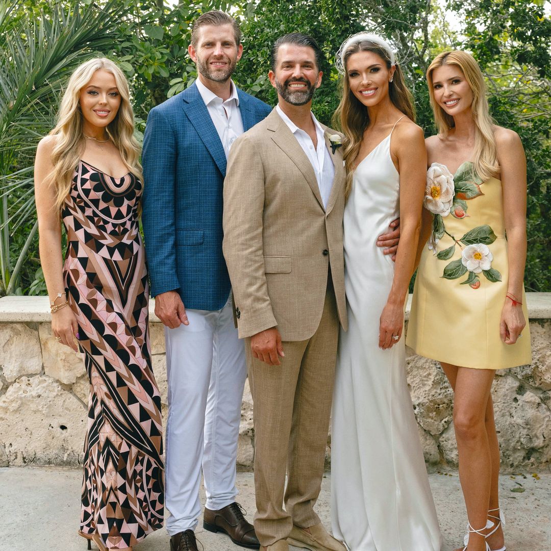 Con los hermanos del novio que asistieron: Tiffany, Eric e Ivanka