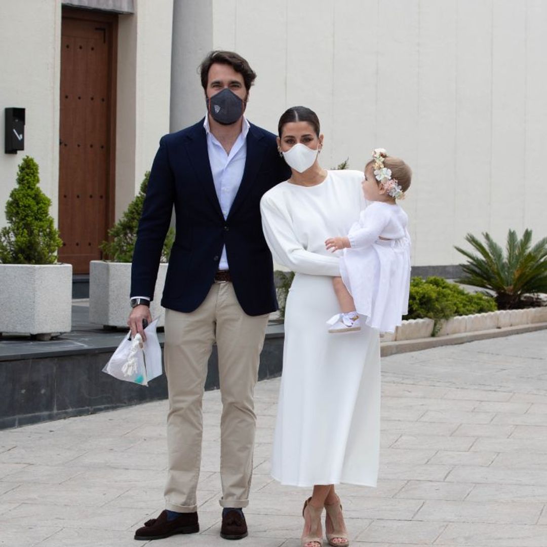Los invitados, los padrinos, las anécdotas más divertidas... Así ha sido el bautizo de la hija de Elena Tablada y Javier Ungría