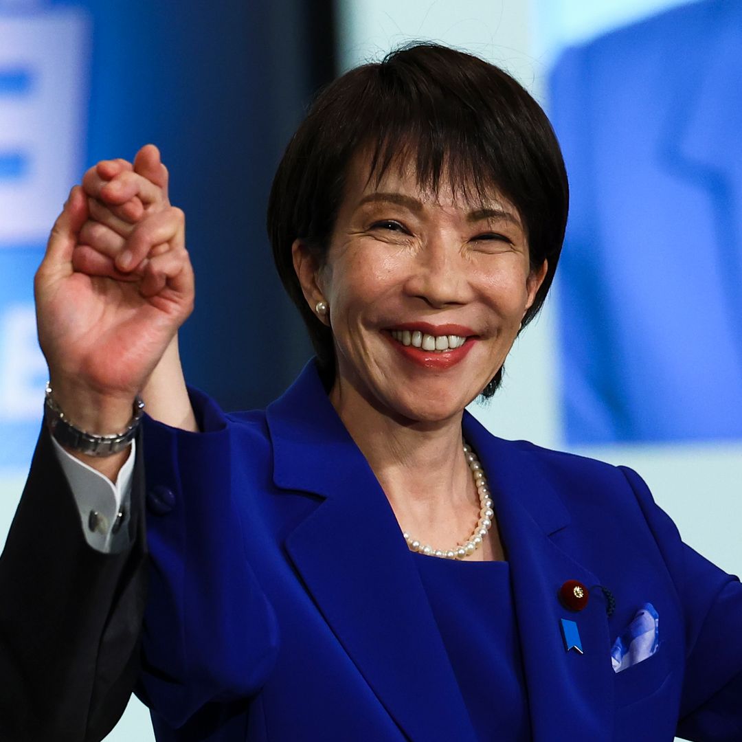 Así es la primera ministra Sanae Takaichi, que acaba de hacer historia en Japón: rockera y casada dos veces con el mismo hombre