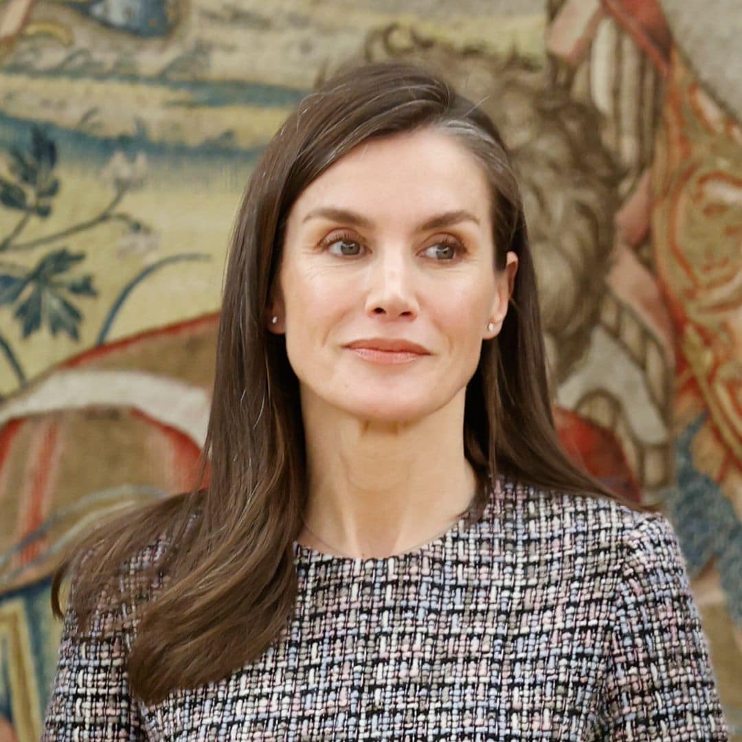 Mónica Aránguez, experta en microblading: "A partir de los 50, para conseguir las cejas ultrarrealistas de la reina Letizia hay que respetar la forma original"