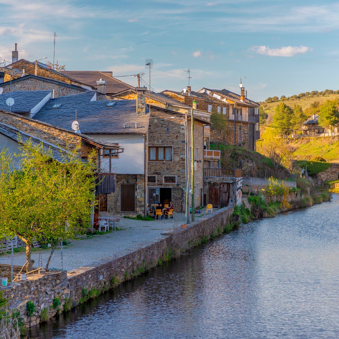 Rihonor de Castilla en Zamora y Rio de Onor en el distrito de Bragança, el pueblo que pertenece a España y Portugal