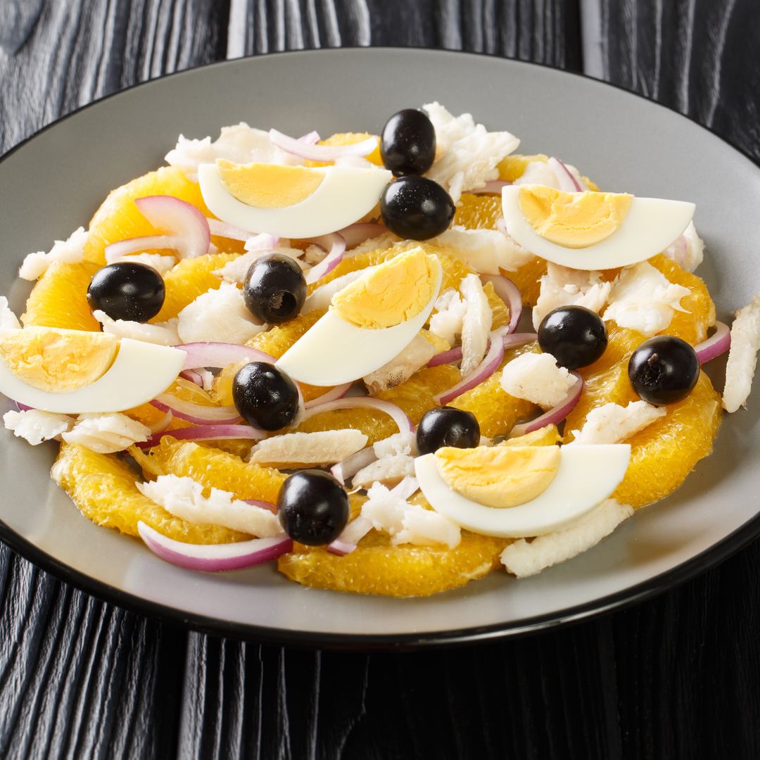 La ensalada andaluza que triunfa en Granada y te refrescará como ninguna: saludable, fácil y para preparar en 10 minutos