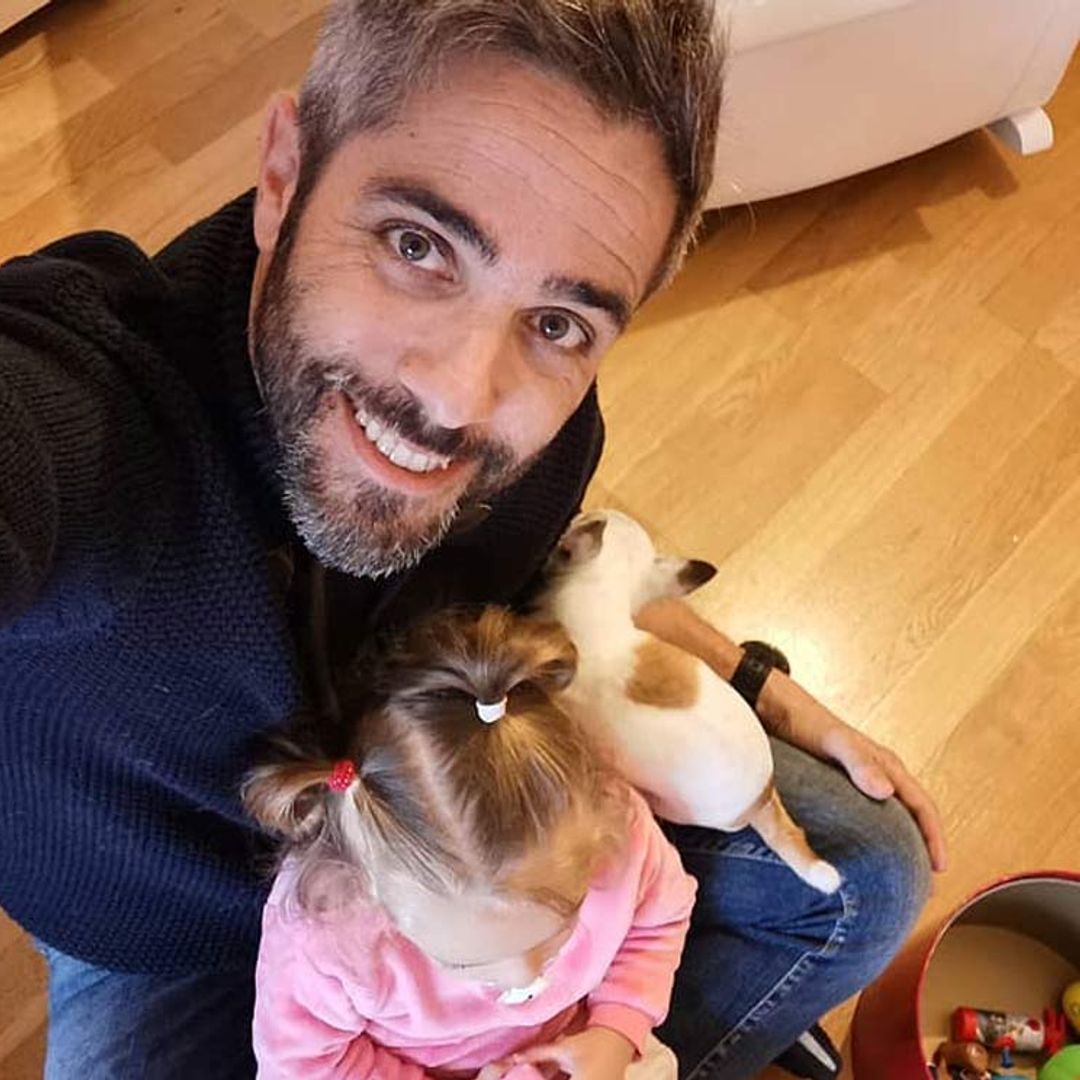 Pintarse las uñas, dibujos con acuarela... La cuarentena artística de Roberto Leal y su hija Lola