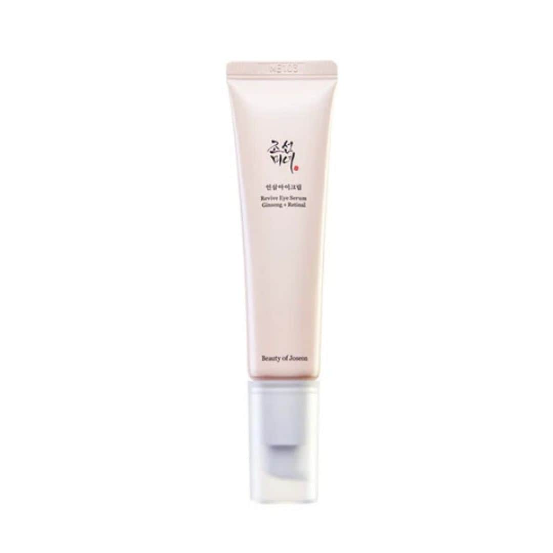 Revive Eye Serum: Ginseng + Retinal, de Beauty of Joseon (16,90 euros en Planet Skin), es un contorno de ojos que alisa arrugas y líneas de expresión con una rapidez aún mayor que la del retinol. 