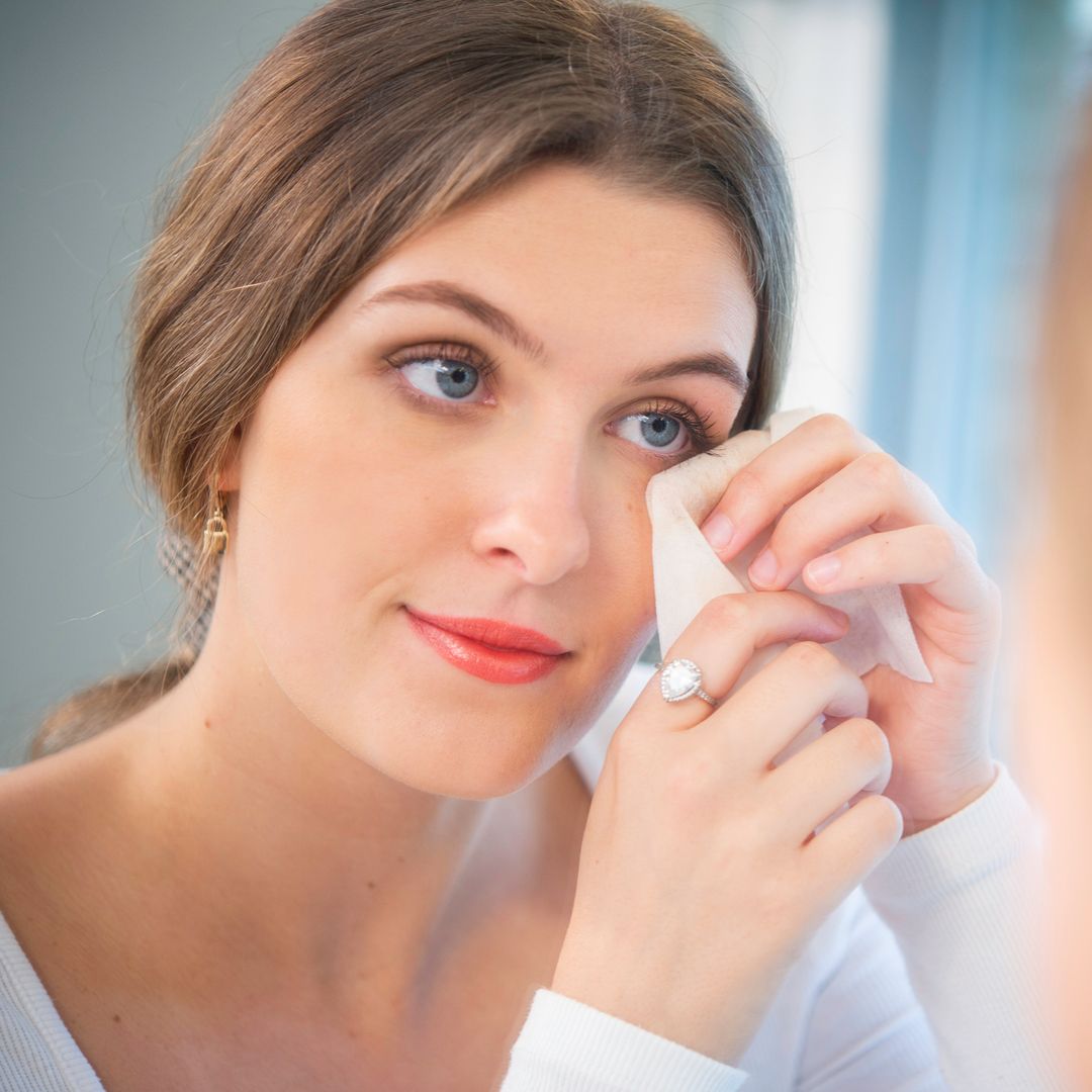 El desmaquillante de ojos que se vende cada 3 minutos en todo el mundo cuesta menos de 10€ y es apto para pieles y ojos sensibles