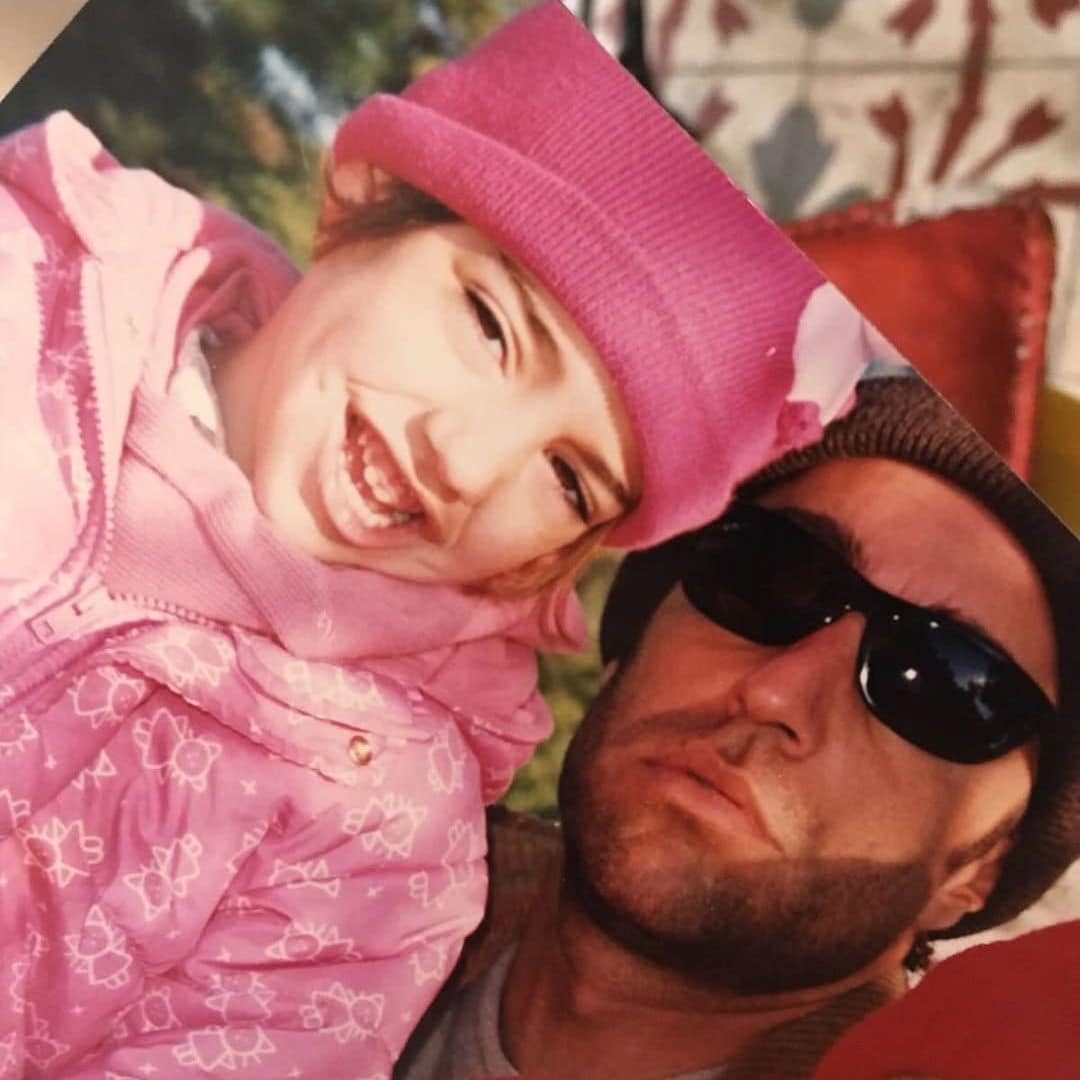 La emoción de Claudia Ula, hija de Raquel Revuelta, al recordar a su padre en su cumpleaños: "Sigo soplando tus velas"